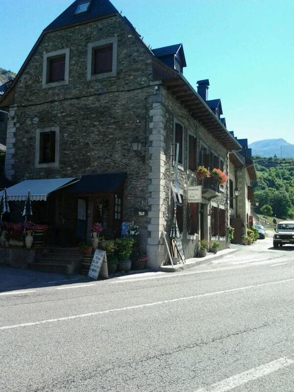 Alojamiento Rural Ostau Era Nheuada Aubert Exterior photo